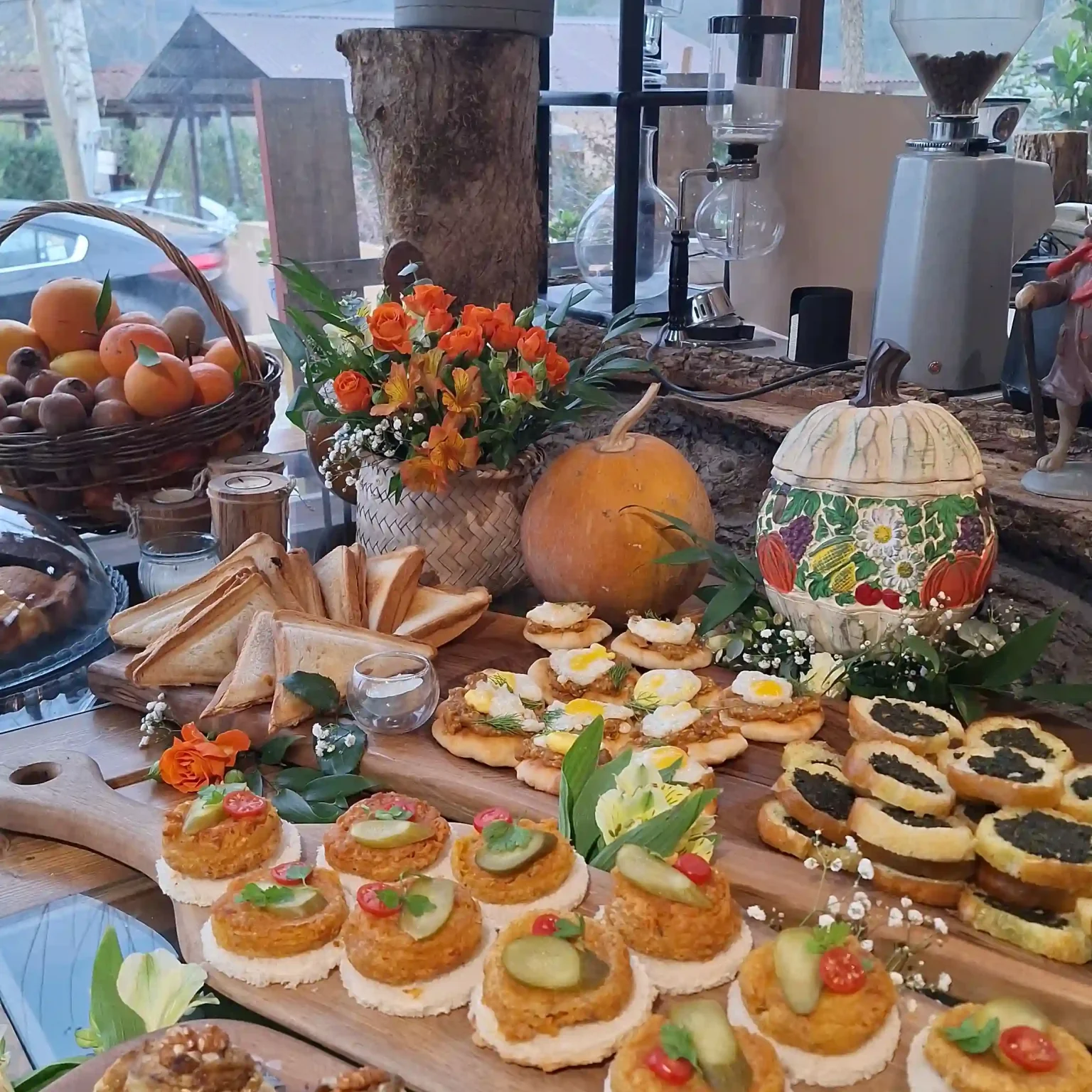 سلف غذایی اقامگاه یارا